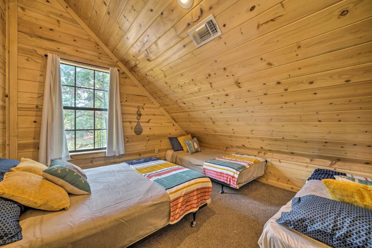ברוקן בו Cabin With Hot Tub And Games, 4 Mi To Beavers Bend! מראה חיצוני תמונה